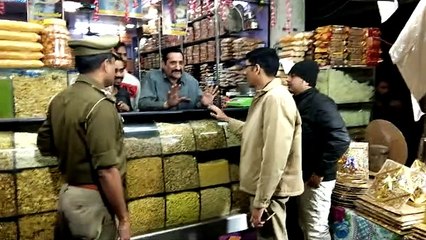 Скачать видео: झाँसी: पुलिस ने पैदल गश्त कर आमजन को कराया सुरक्षा का एहसास