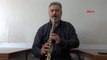 İzmir çiğ köfteci rahmi usta'dan klarnetle müşterilerine müzik ziyafeti