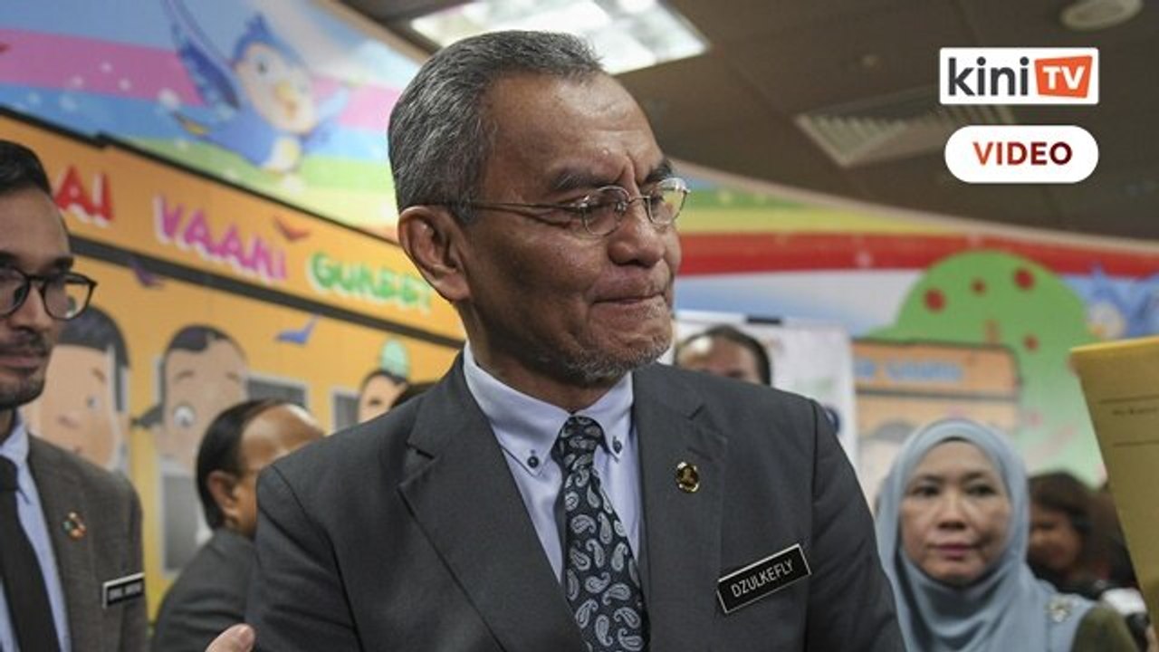 "Negara jiran mana, tak perlu saya sebut." - Dr Dzul