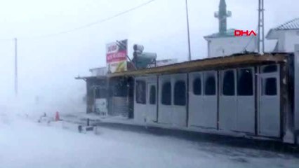 Erzurum karayolunda yoğun tipi nedeniyle kaza meydana geldi