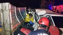 Samsun'da Trafik Kazası, Aracıyla Tırın Altına Giren İş Adamı Ağır Yaralandı