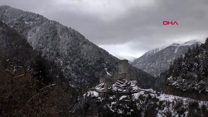 Rize karadeniz'de kar güzelliği