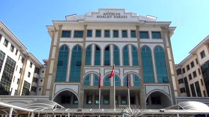 Eşini bıçakla yaralayan sanığa 17 yıl hapis cezası