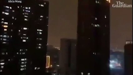 Karantinaya alınan Vuhan'da tüyler ürperten görüntü!