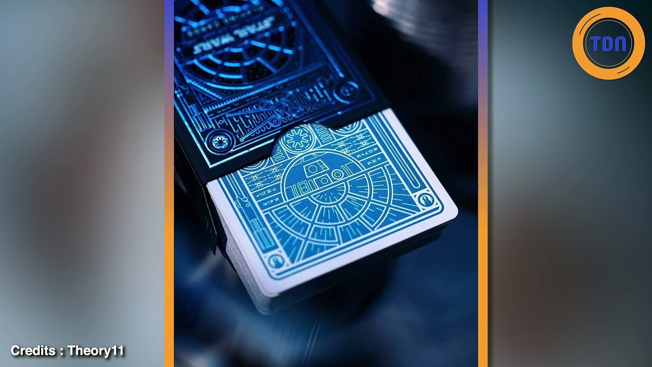 Il a créé 2 versions de jeux de cartes  Star Wa...