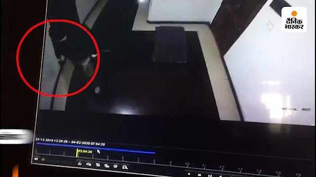 चोरों ने 3 फ्लैट के ताले तोड़कर रुपए और जेवर चोरी किए