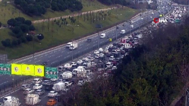 Fatih Sultan Mehmet Köprüsü girişinde kaza: Yoğun trafik etkili oluyor