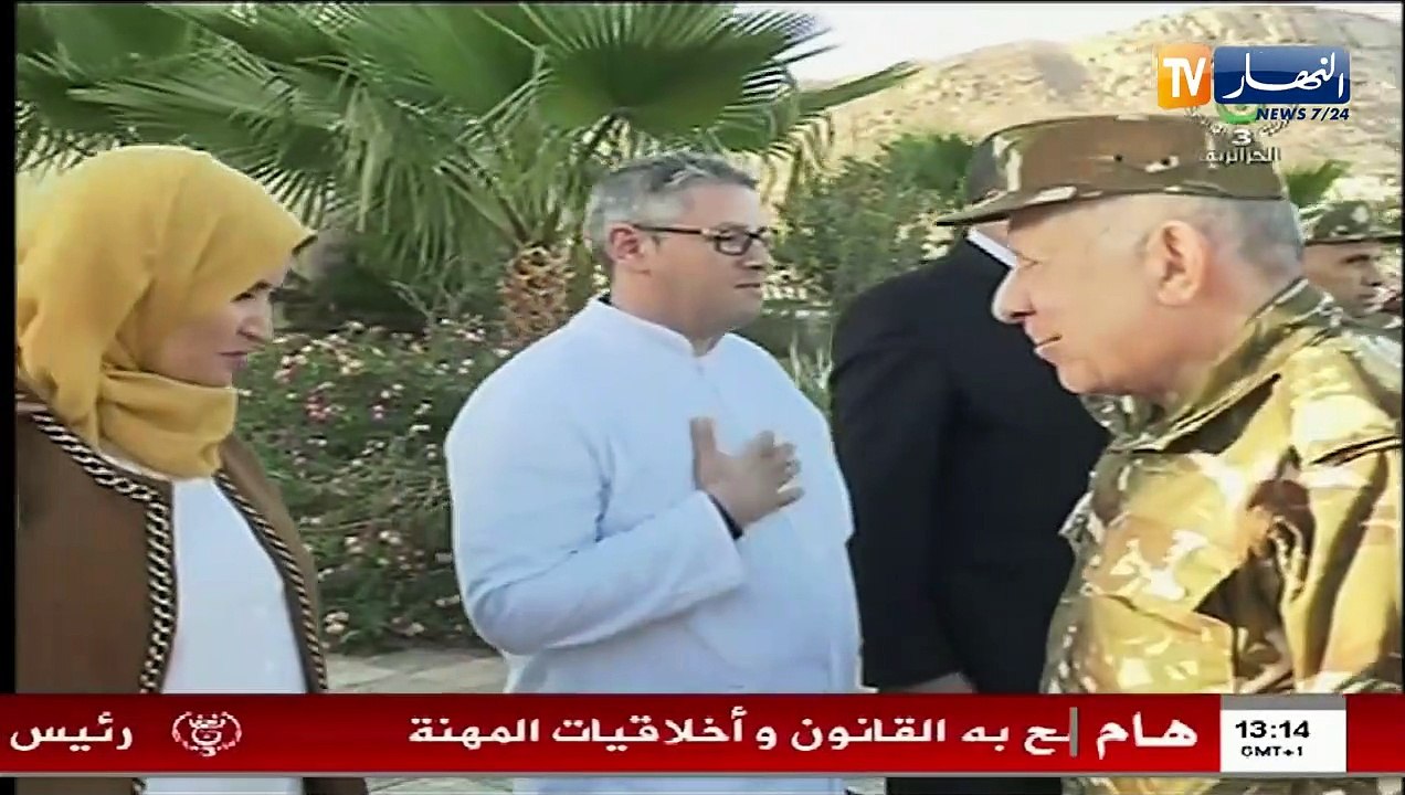 اللواء "سعيد شنقريحة" قائد الأركان بالنيابة في زيارة إلى مدرسة أشبال الأمة بتمنراست