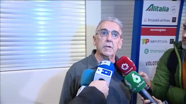 Los pasajeros del accidentado vuelo de Air Canada salen por fin de Barajas