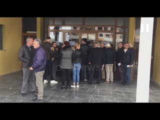 Ora News - Paqartësi për “rindërtimin online”, Kurbin, rradhë të gjata për aplikim