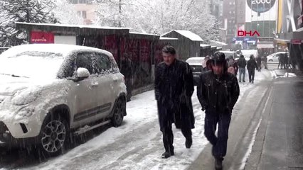 Van'da, çocukların kar eğlencesi