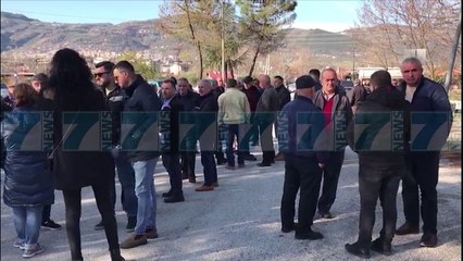 NAFTETARET BLLOKOJNE UZINEN, KERKOJNE RROGAT E PRAPAMBETURA - News, Lajme - Kanali 7