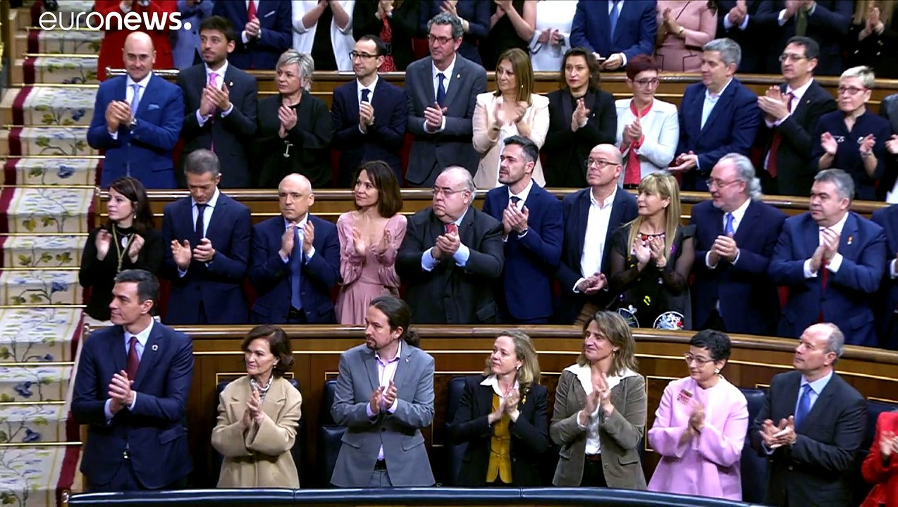 Kronprinzessin Leonor (14) und der Hype ums rote Kleid