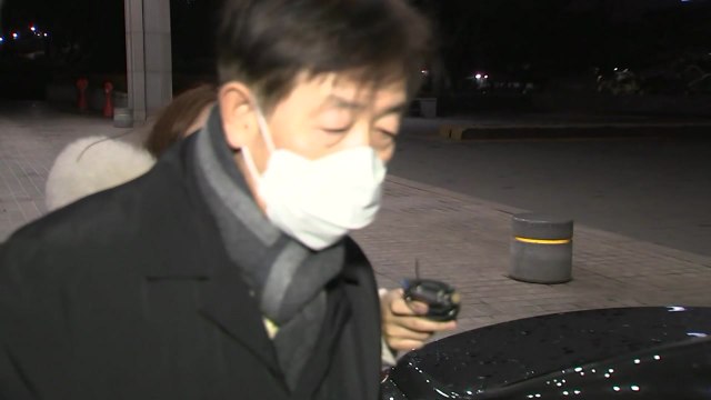 검찰, '삼성물산 합병 의혹' 최지성 前 부회장 첫 소환...14시간 조사 / YTN