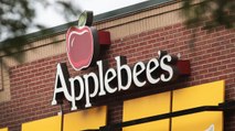 Applebees Celebrates an Early Spring with $1 Vodka Strawberry Lemonade Cocktails