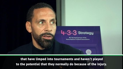 Télécharger la video: England can't afford to take risks with Kane and Rashford - Ferdinand