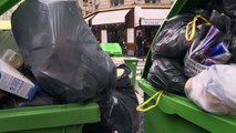 A Paris et Marseille, les éboueurs font grève et les poubelles débordent