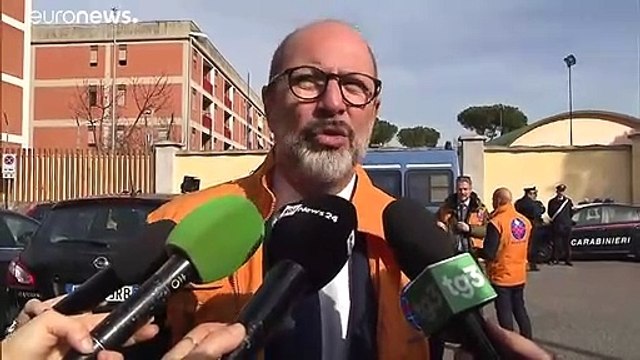Europeos evacuados de wuhan por sus respectivos países tienen que pasar la cuarentena hasta que descarten el posible contagio de coronavirus