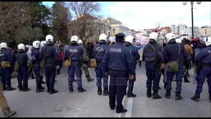 Kaosi në ishujt e Greqisë/ Kërkohet shpallja e jashtëzakonshme, numri i emigrantëve 40 mijë