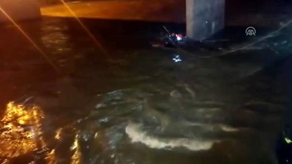 Terme ırmağında suya kapılan babayı arama çalışması sürüyor