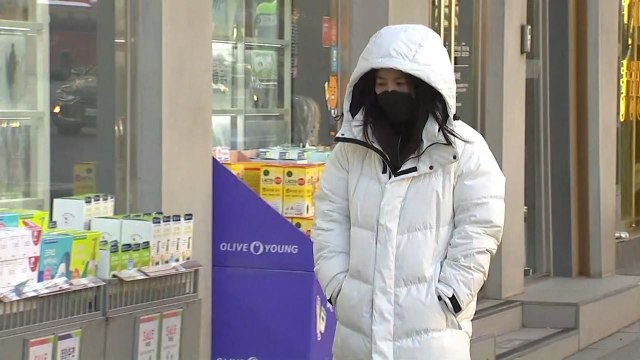 [날씨] 올겨울 최강 한파, 낮에도 영하권...빙판길 조심 / YTN