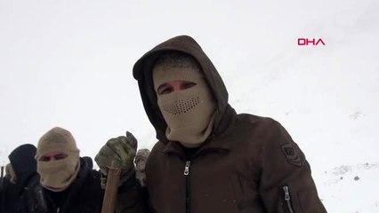 Van çığ altında kalan minibüsten gündüz görüntüleri-3