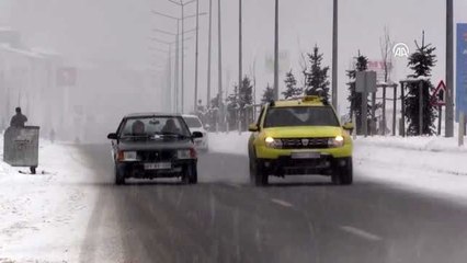 Doğu Anadolu'daki 7 ilde 857 köy ve mahalle yolu ulaşıma kapandı