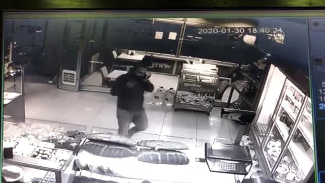 Esenyurt'ta fırıncı ile müşterinin bayat ekmek kavgası 1 yaralı