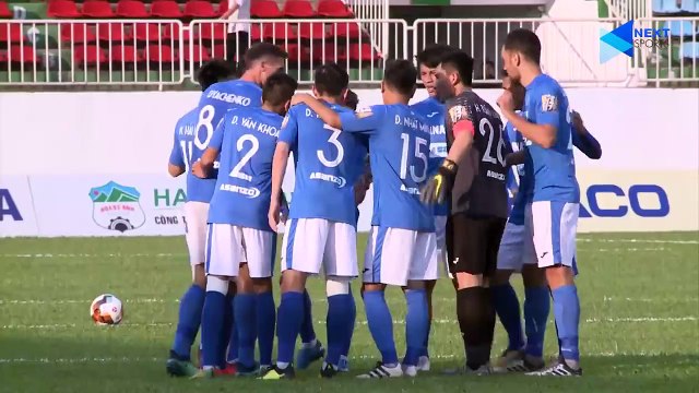 HAGL - Than Quảng Ninh | Khi Văn Toàn bê nguyên chiếc xe F1 vào sân bóng | NEXT SPORTS