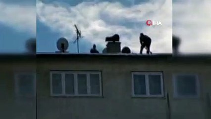 Çatıda ölümüne kar temizliği