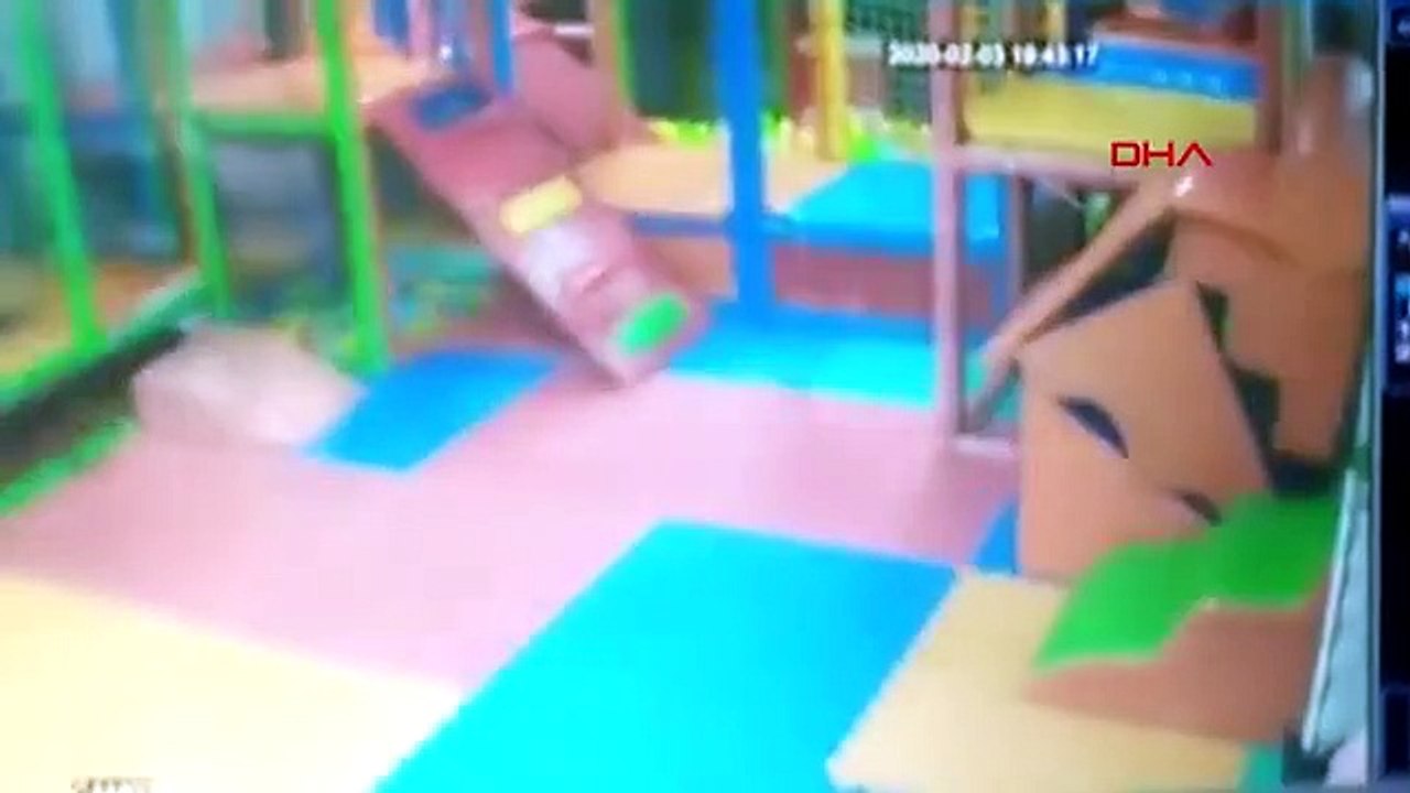 2 yaşındaki çocuğa defalarca tokat atan özel kreş öğretmeni tutuklandı