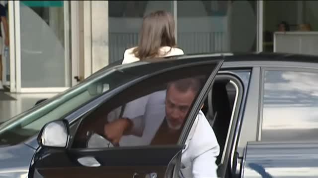 El rey Juan Carlos continúa con su recuperación y se espera que hoy abandone la UCI