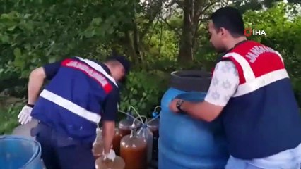 Evde içki imalatına jandarmadan baskın