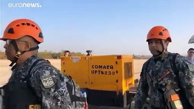 Bolsonaro réagit pour tenter d'éteindre les incendies en Amazonie