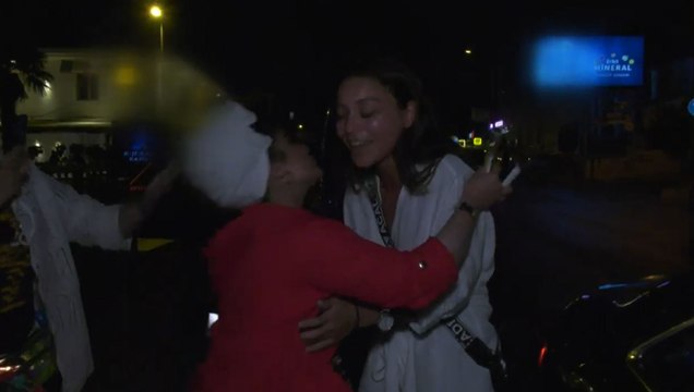 Arap hayranları Hazal Filiz Küçükköse'nin etrafını sardı