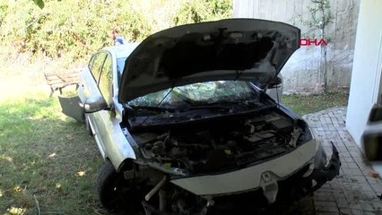 İSTANBUL-BEYLİKDÜZÜ'NDE OTOMOBİL 3 KATLI EVİN BAHÇESİNE UÇTU