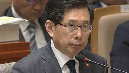 박상기 "조국 관련 고소·고발 11건...절차 따라 처리" / YTN