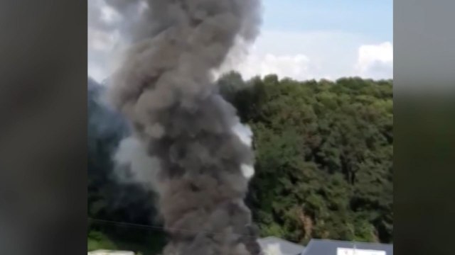 남양주 자동차 수리 공장서 불...다친 사람 없어 / YTN