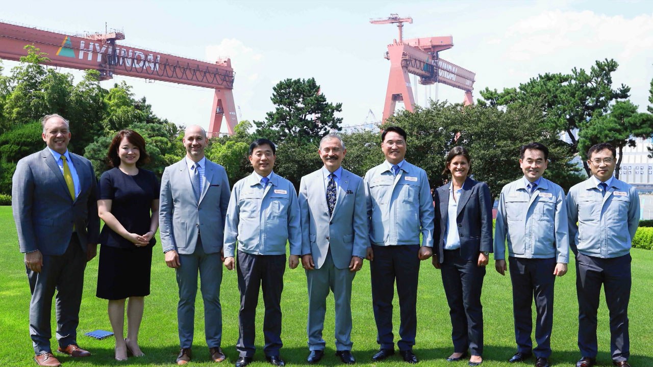 [기업] 해리스 주한 미 대사, 현대重 방문 산업 협력 논의 / YTN