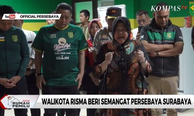 Télécharger la video: Tri Rismaharini Beri Semangat Pemain Persebaya Surabaya