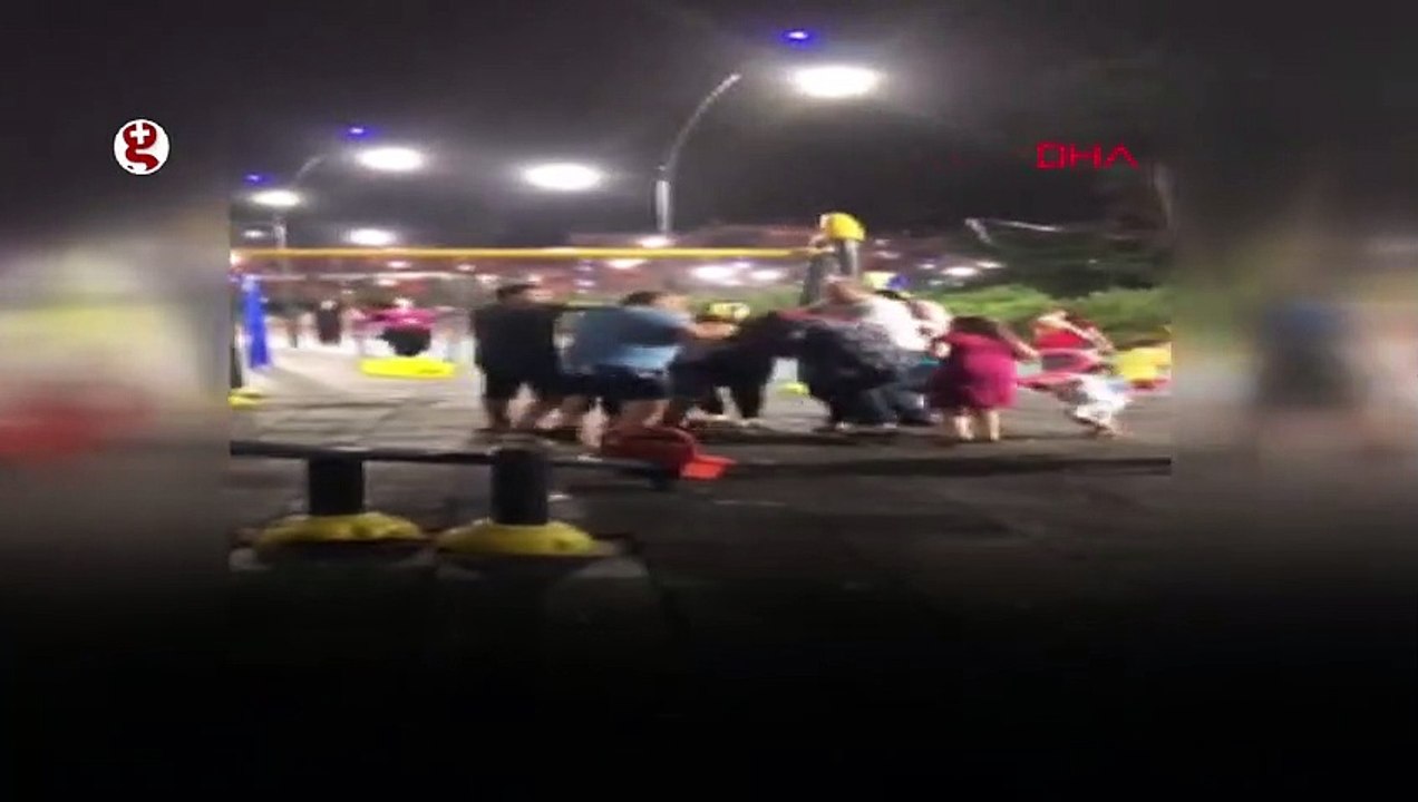 Parkta kavga edenleri eşleri ayırmakta güçlük çekti