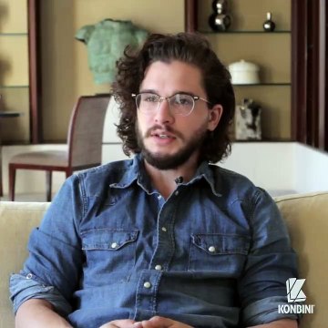 Twin Peaks ou True Detective ? Tinder ou Uber ? French kiss ou French fries ? Le Fast & Curious de Kit Harington aka Jon Snow