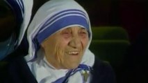Report TV -Ditë e shënuar për botën! Sot 109 vjetori i lindjes së humanistes Nënë Tereza