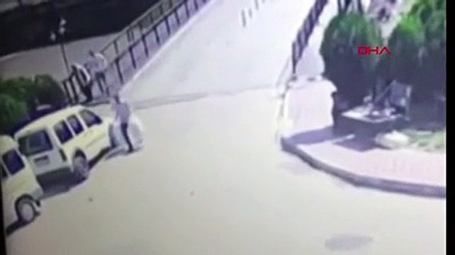 Terme'de köprü çöktü: 2 yaralı