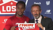 Renato Sanches pose avec le maillot du LOSC - Foot - L1 - Lille