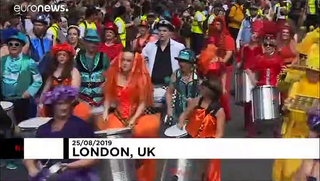 Revellers enjoy sunshine at hot Notting Hill Carnival