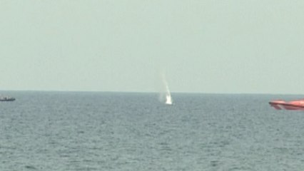 Detonado el proyectil hallado en la playa de Sant Sebastià de Barcelona