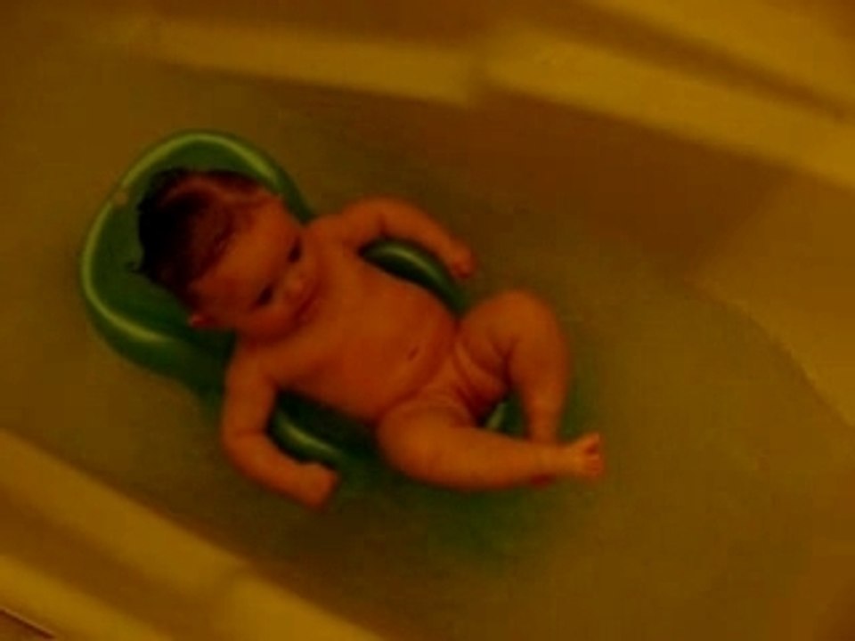 Lise dans le bain
