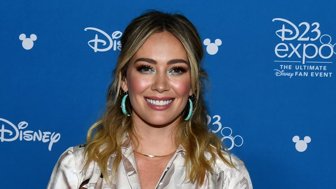 Hilary Duff Is Back as 'Lizzie McGuire'