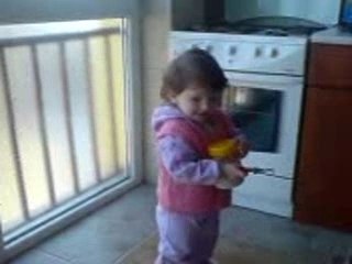 Poema ka filluar shetitjet ne ambientet e shtepise